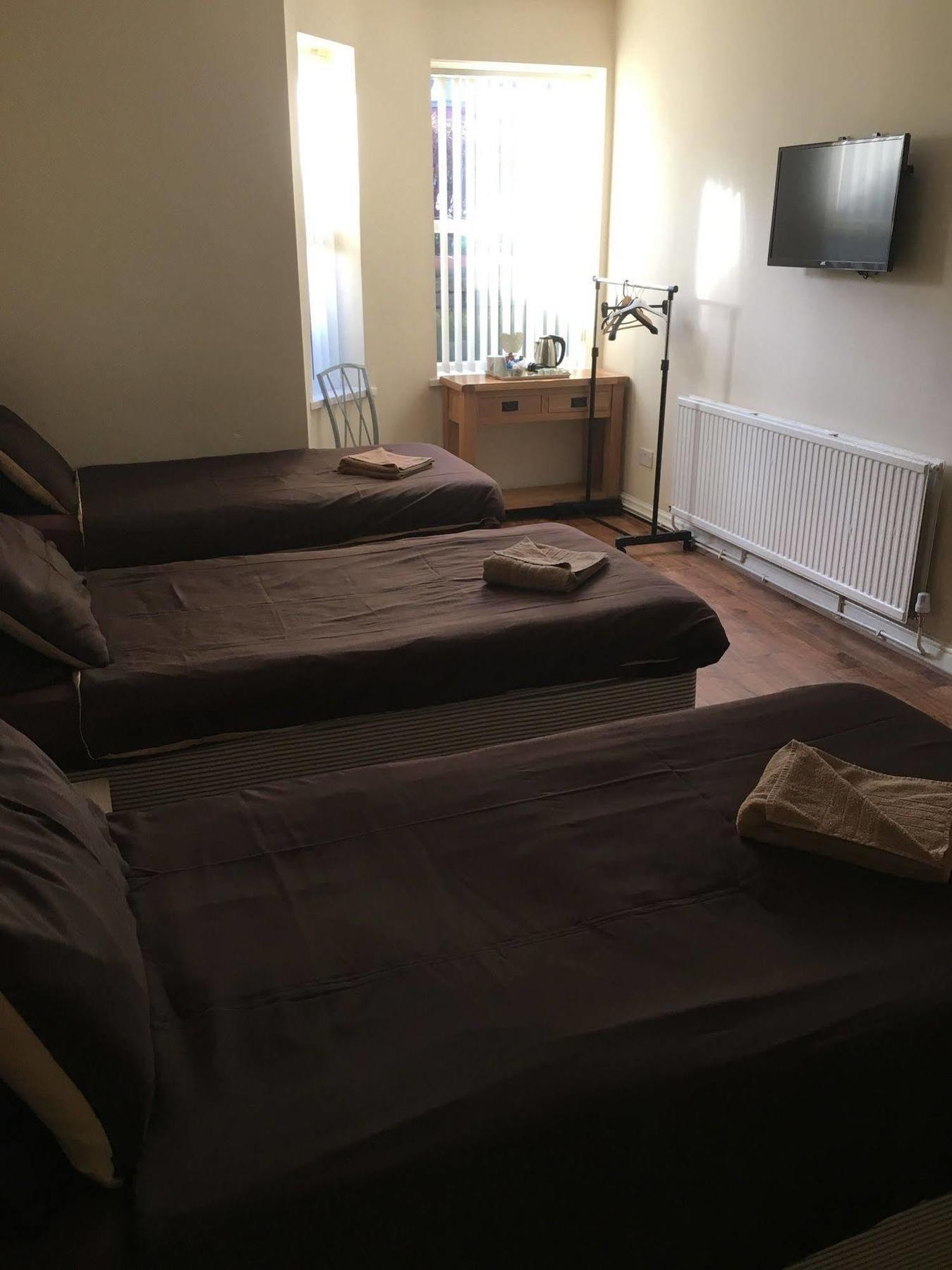 Castle 86-88 Sheil Rd L6 3af Guest house Liverpool
