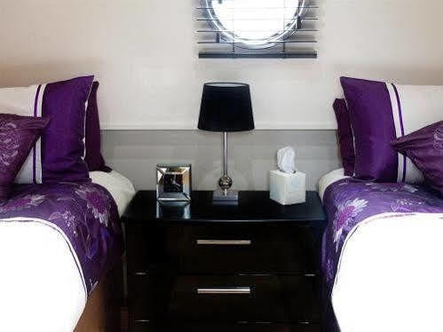 Hollywood & Barges 5* Liverpool