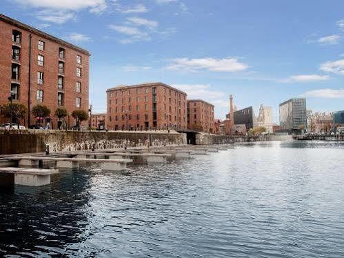 Hotel Hollywood & Barges Liverpool