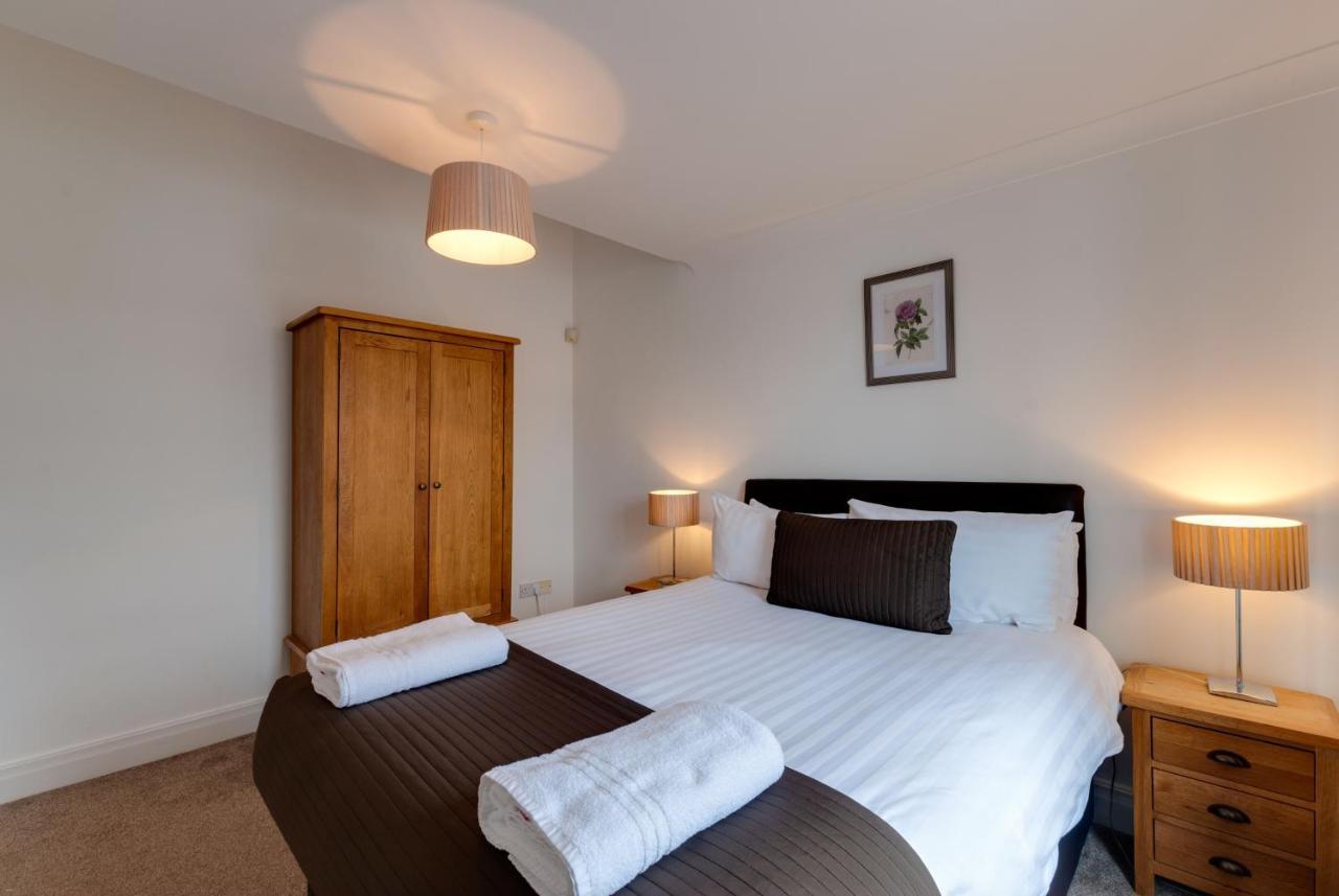 Base Serviced - The Docks Apartment