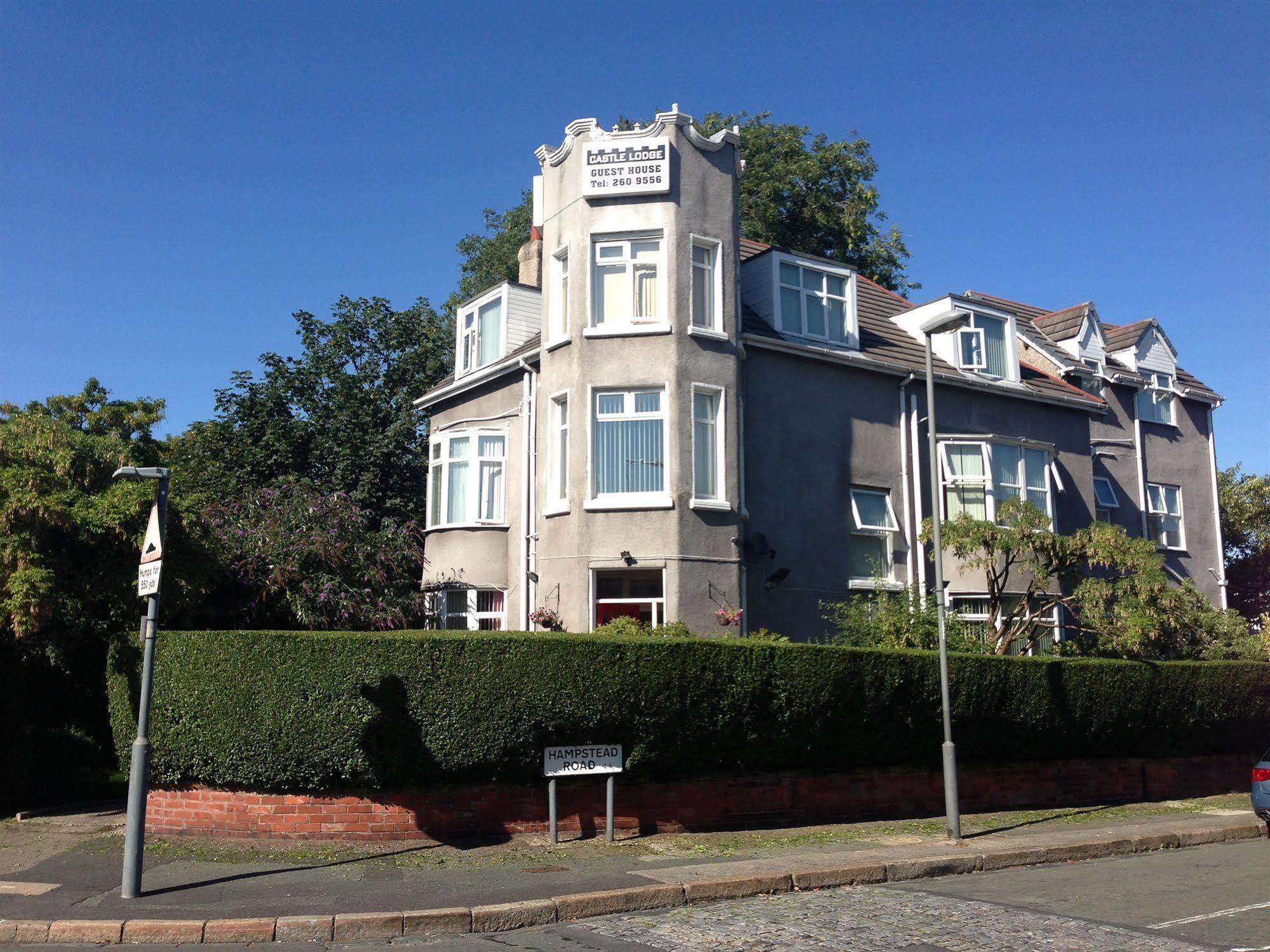 Castle 86-88 Sheil Rd L6 3af 3* Liverpool