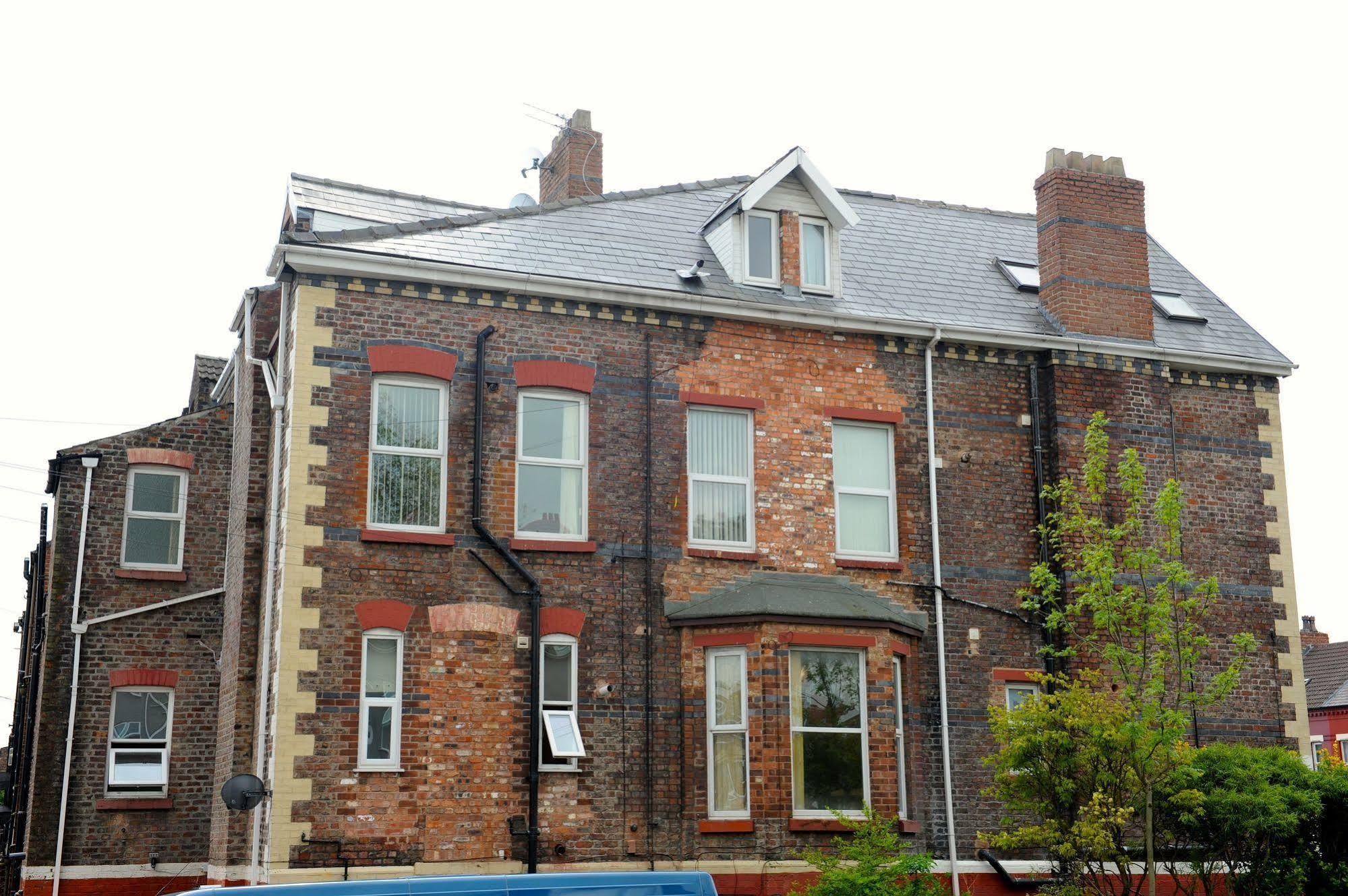 Castle 86-88 Sheil Rd L6 3af