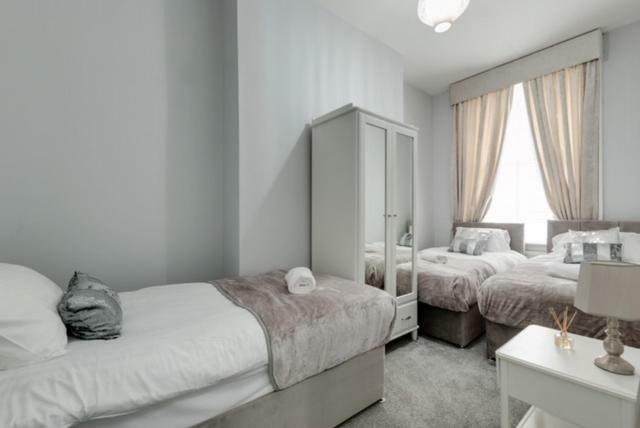 Apartment 3 Rodney Street *