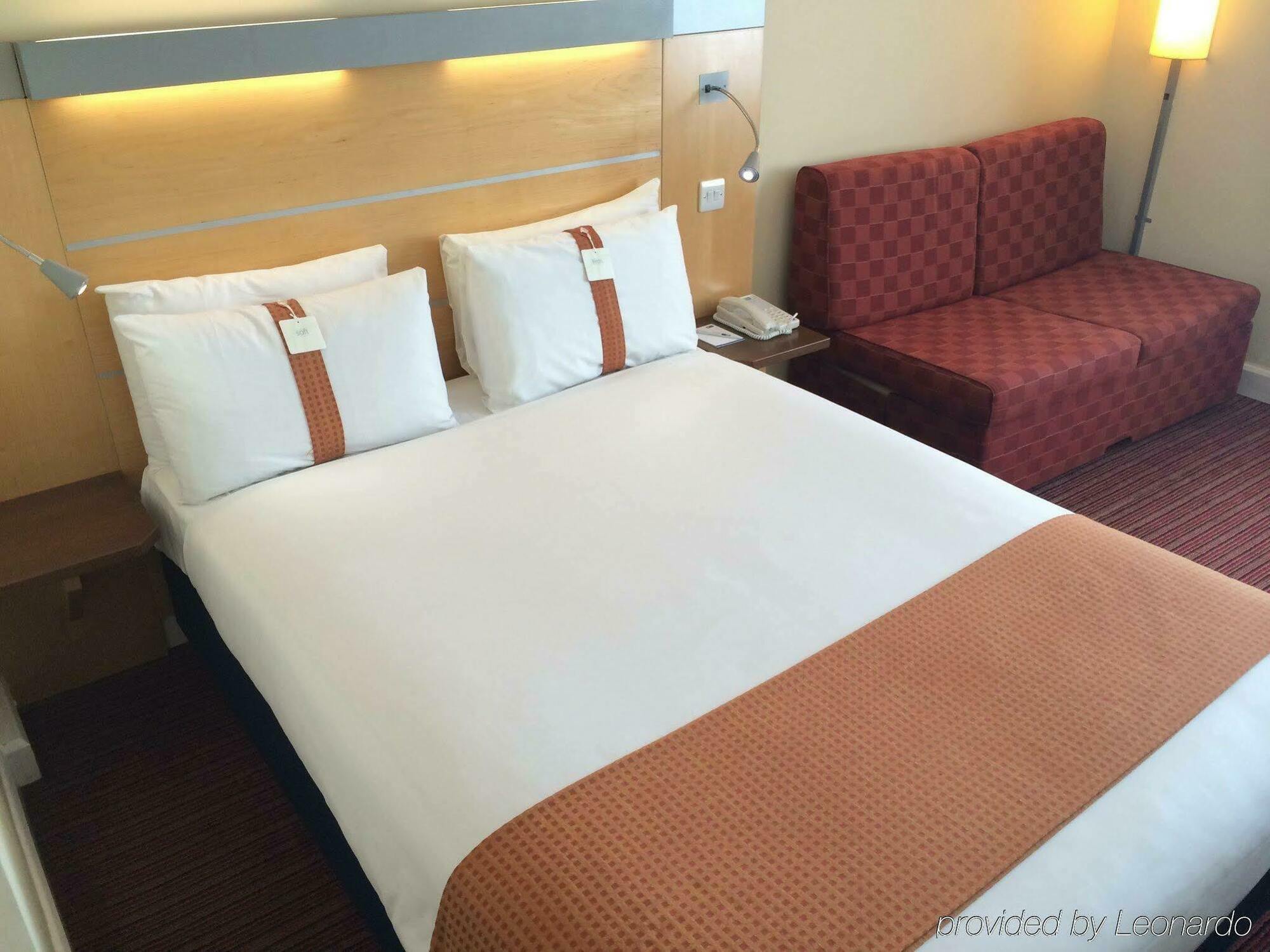 Express John Lennon Airport Hotel 3*