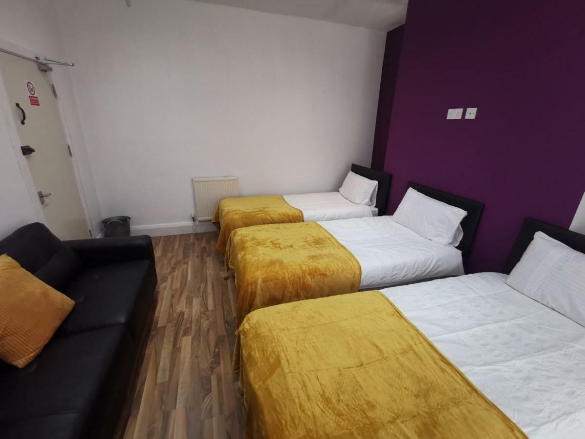 Oz Anfield - Canon Guest house Liverpool