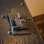 Host & Stay - Henry\'S Hideaway