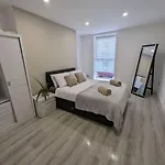 Bold Street Apartment