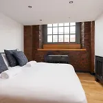 Trafalgar Warehouse Apartmentslps 5 Free Parking Pass The Keys