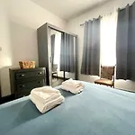 Cozy House With Multigamestable At Anfield