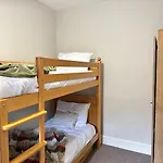 1 Min To Everton Fc Free Parking, Farmhouse Chic