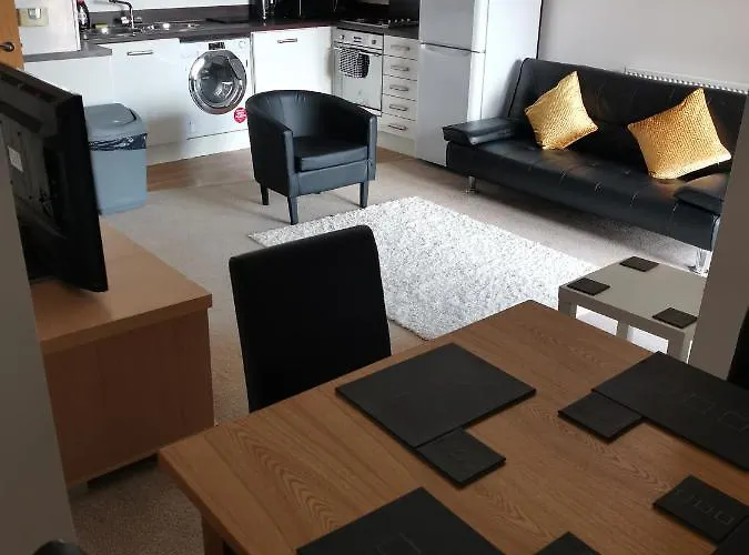 Lovely 2 Bedroomed Apartment Near Albert Docks