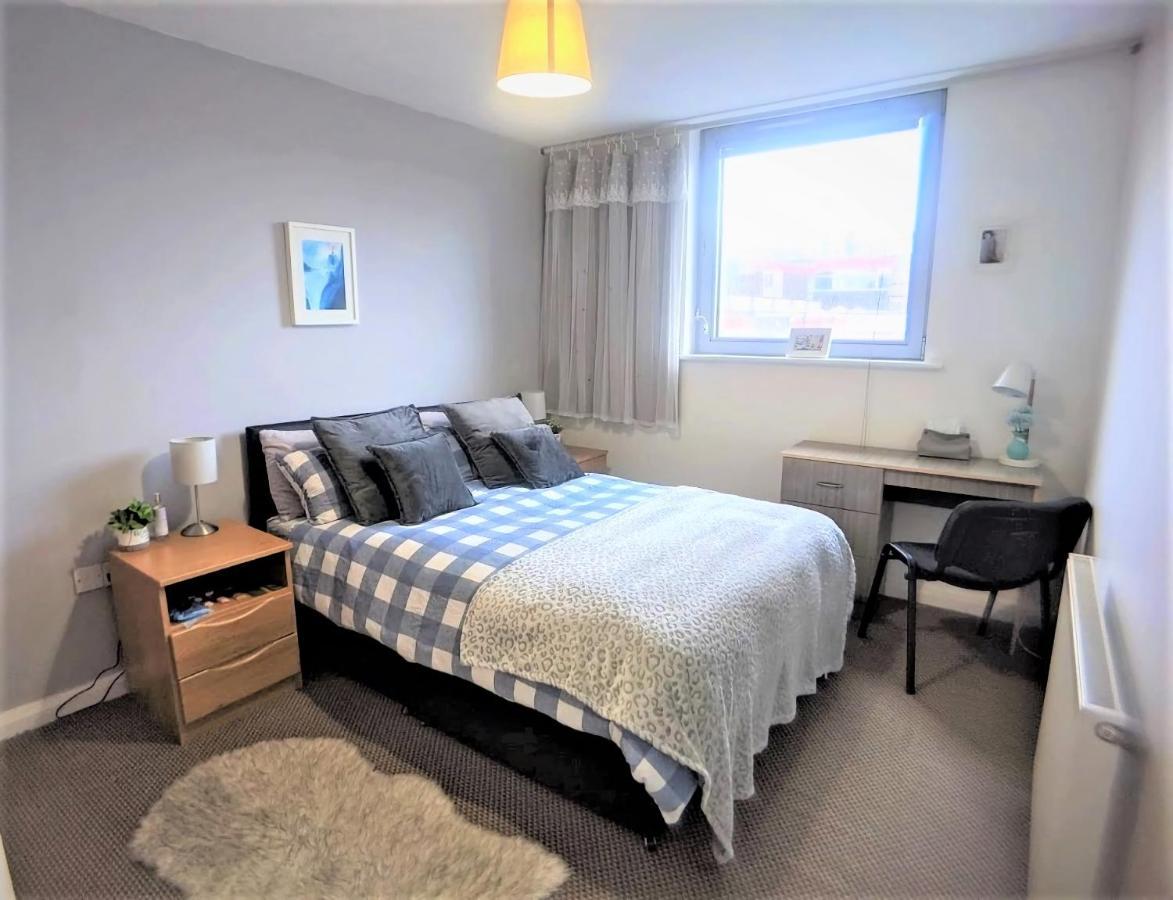 Large 3 Bedrooms In Centre, Free Parking * Liverpool