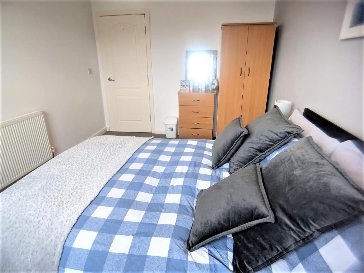 Large 3 Bedrooms In Centre, Free Parking Apartment Liverpool