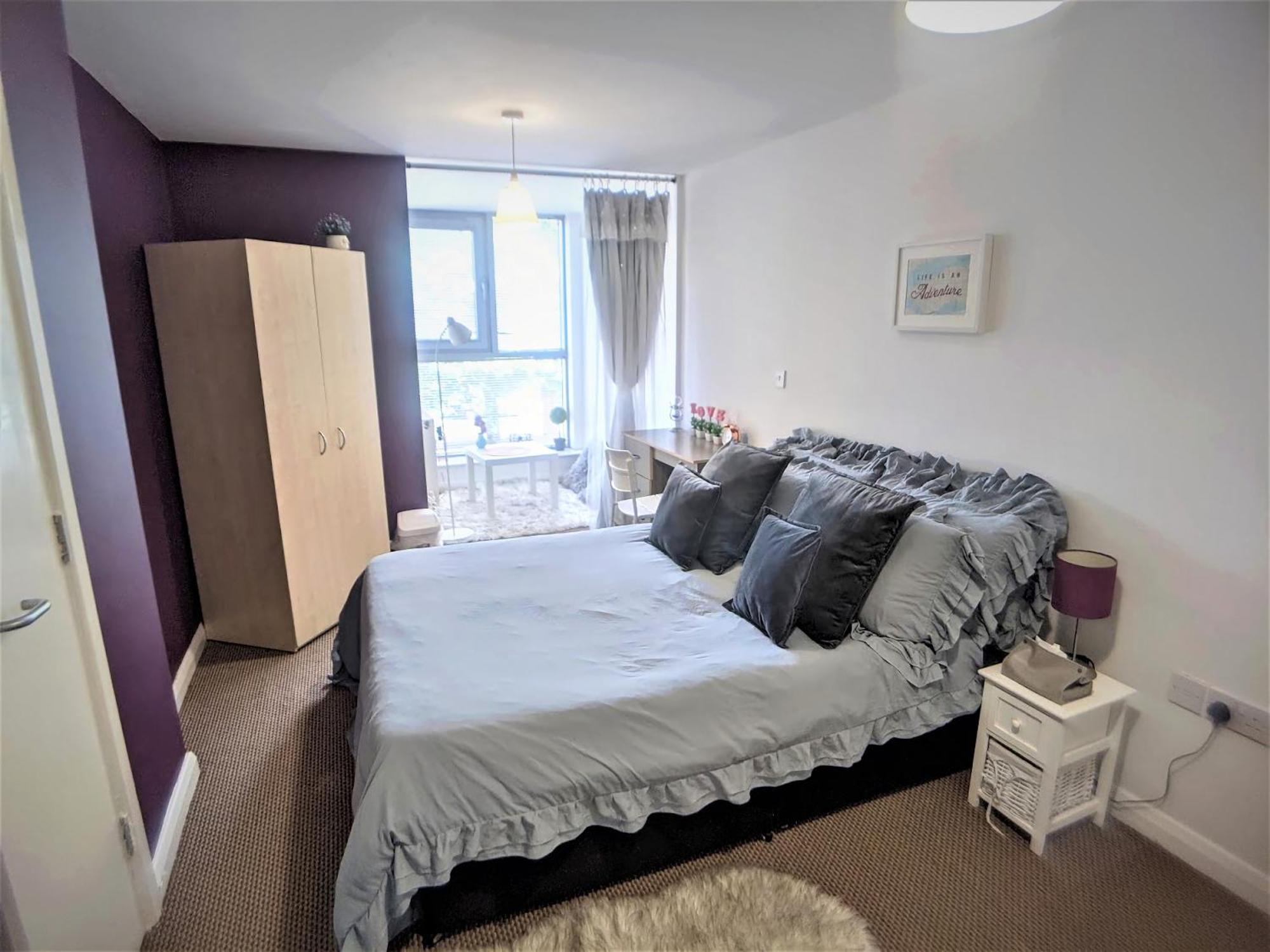 Large 3 Bedrooms In Centre, Free Parking Liverpool
