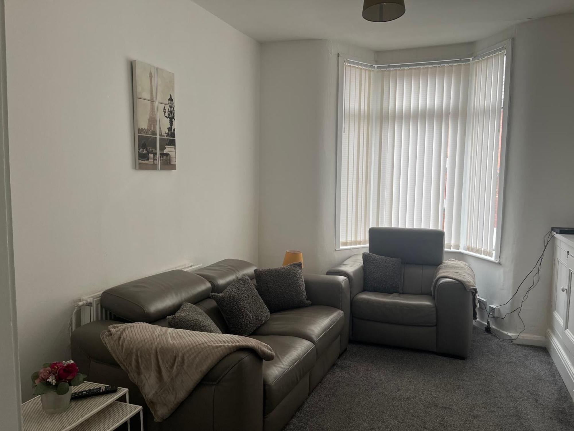 Modern 2 Bed Sleep 5 Close To Anfield Stadium *