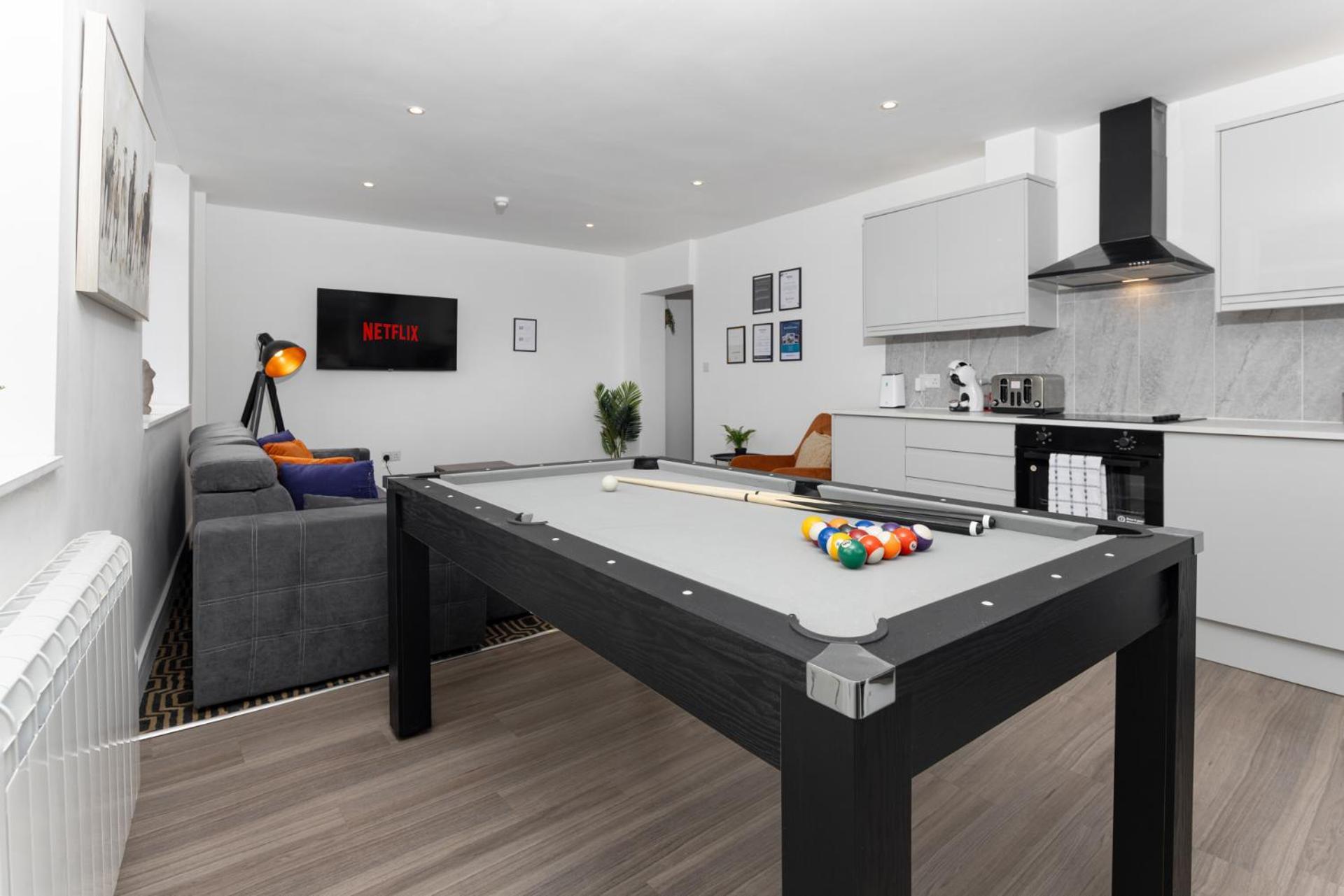 Flatzy - 16 Guests 4 En-suite A *