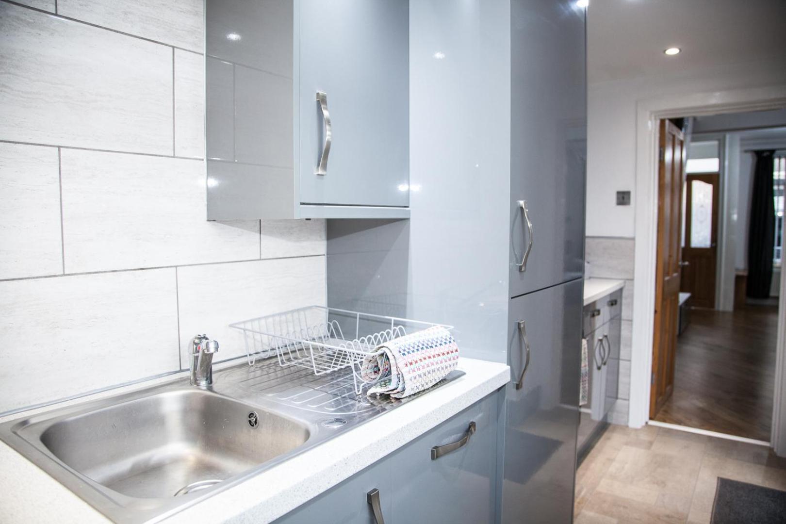 Holiday home Reduced Price, Long Or Short Stays, Free Parking *