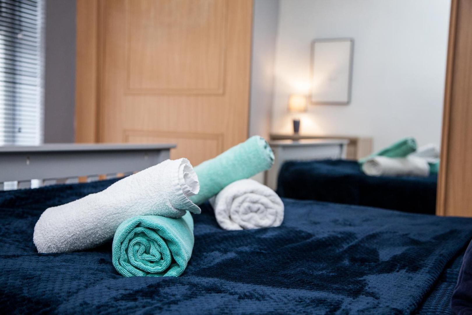 Holiday home Reduced Price, Long Or Short Stays, Free Parking *