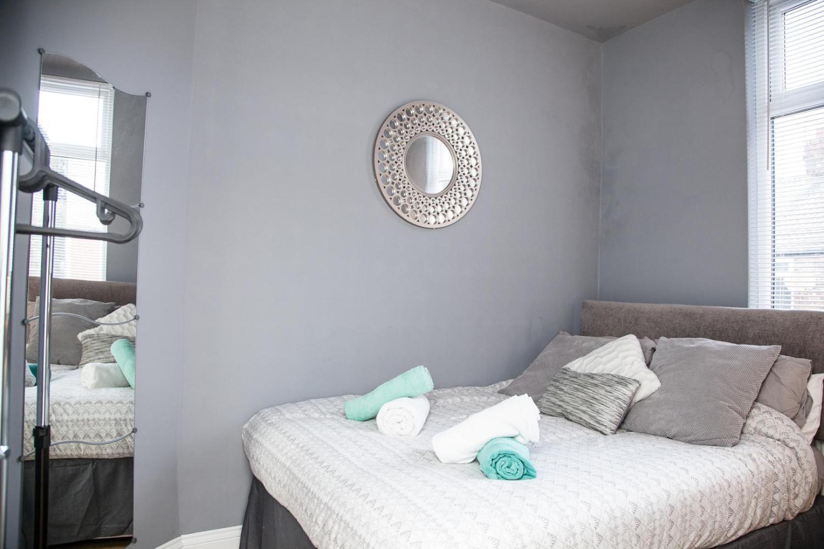 Holiday home Reduced Price, Long Or Short Stays, Free Parking *