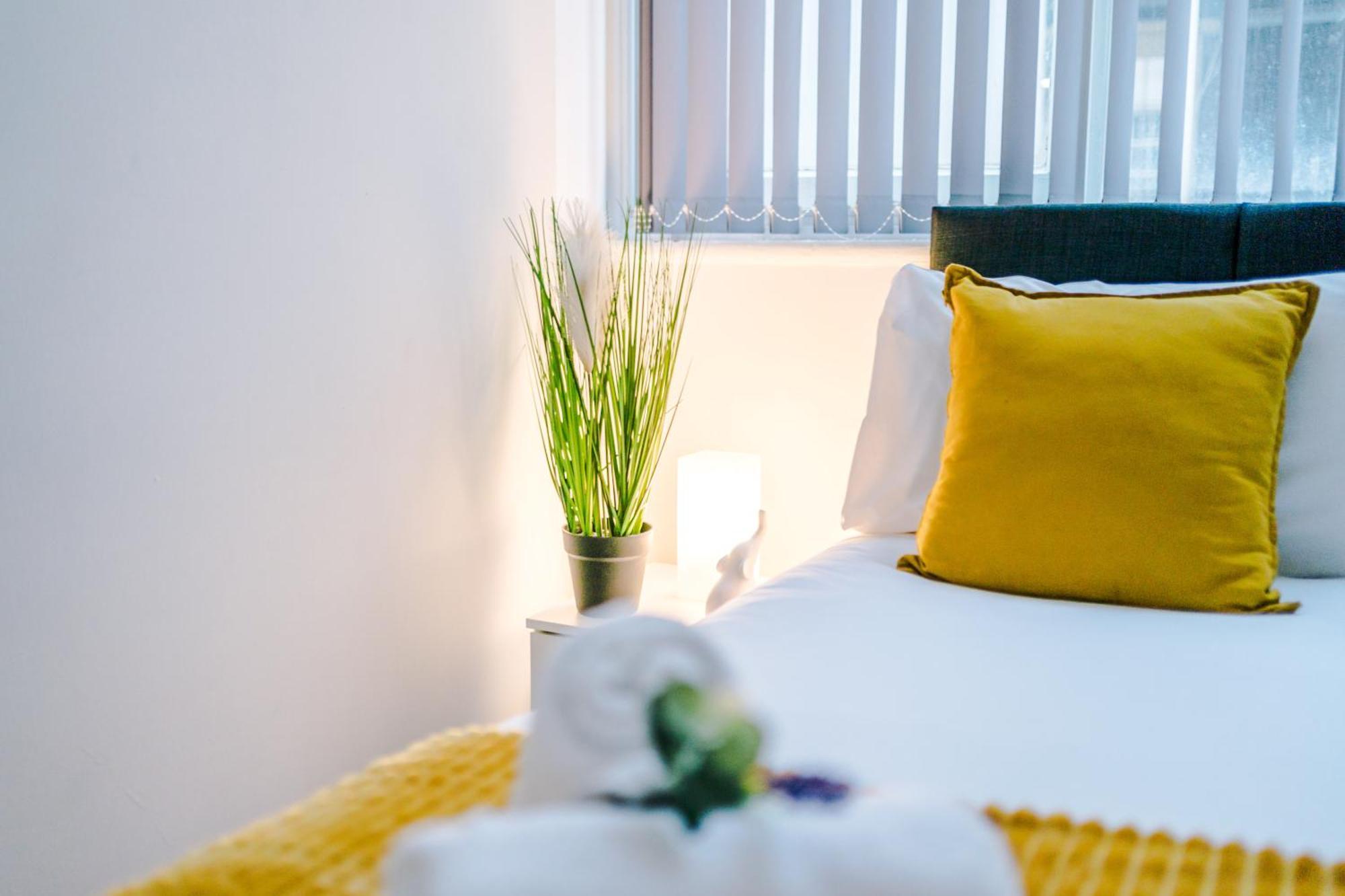 Modern 2-bedroom In The Heart Of Centre Apartment *