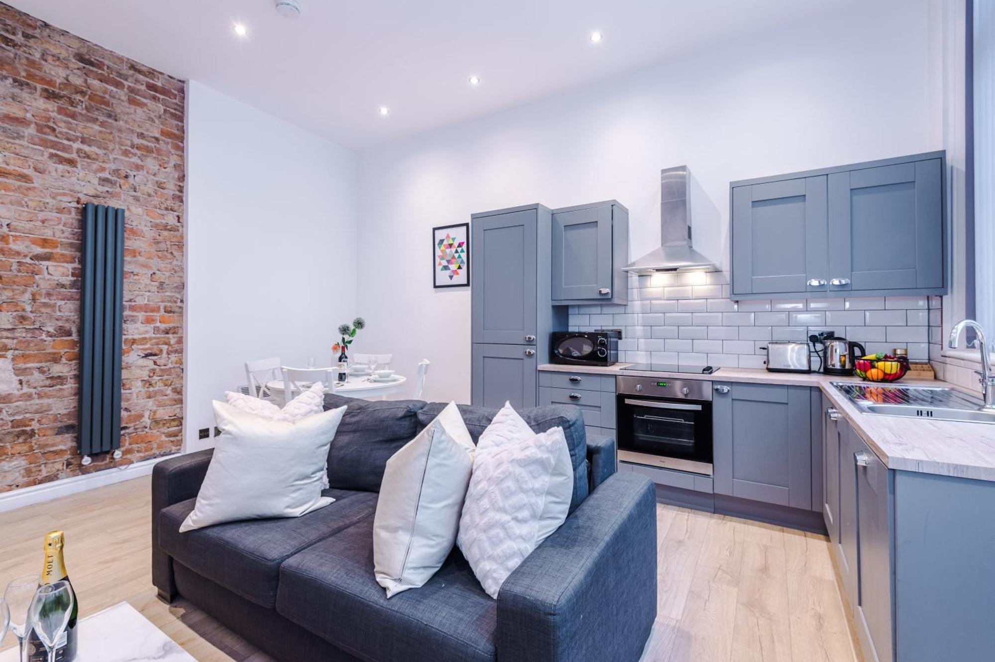 Modern 2-bedroom In The Heart Of Centre Apartment