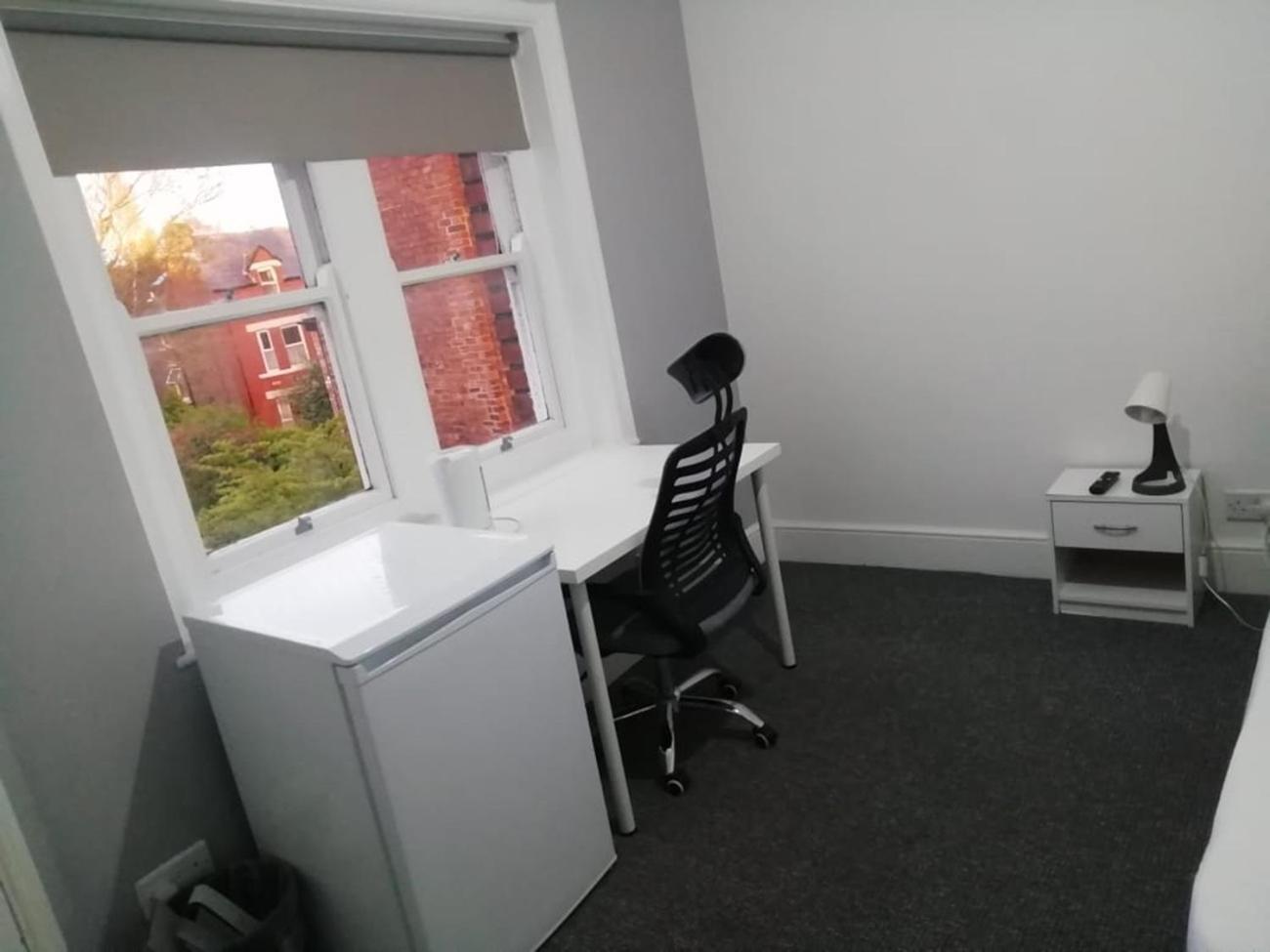 Bed & Breakfast Single Shared Bathroom Free Street Parking Near Anfield Lfc Liverpool