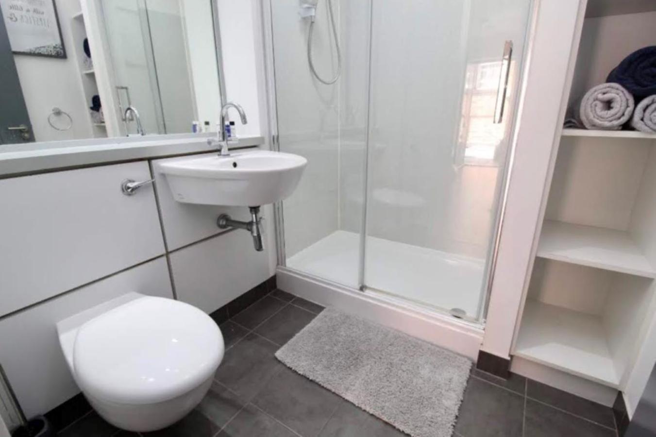 Campbell Square 3 * Liverpool