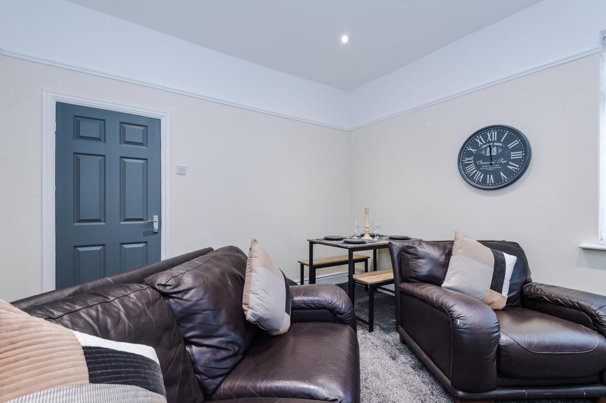 Air Host & - Cherry Lane Hideaway - 3br Holiday home *
