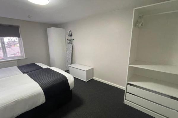 Ryan I Air I - 102 Mill Street - Free Parking Aparthotel Liverpool