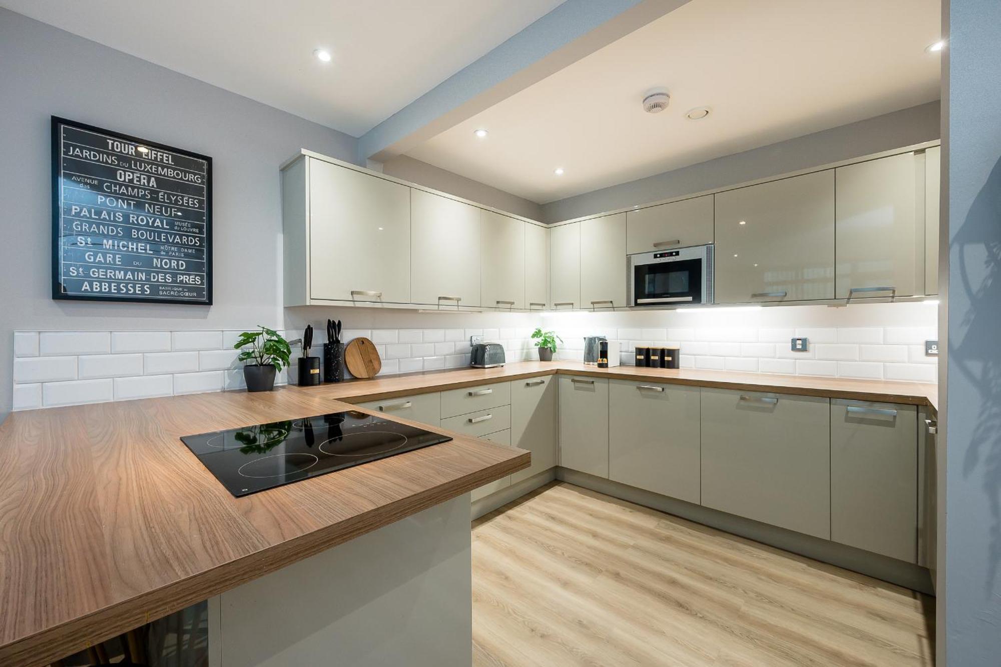 Host & - Henry Street Chambers Apartment