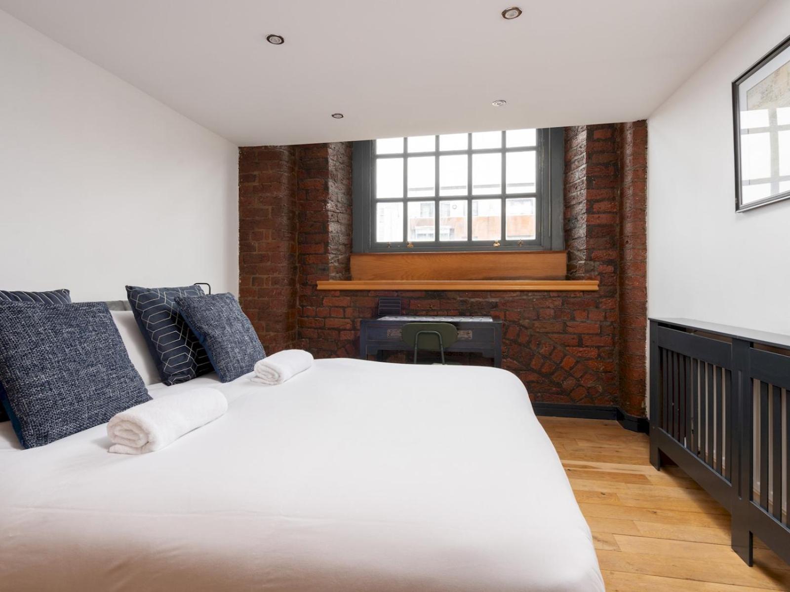 Apartment Trafalgar Warehouse Apartmentslps 5 Free Parking Pass The Keys *