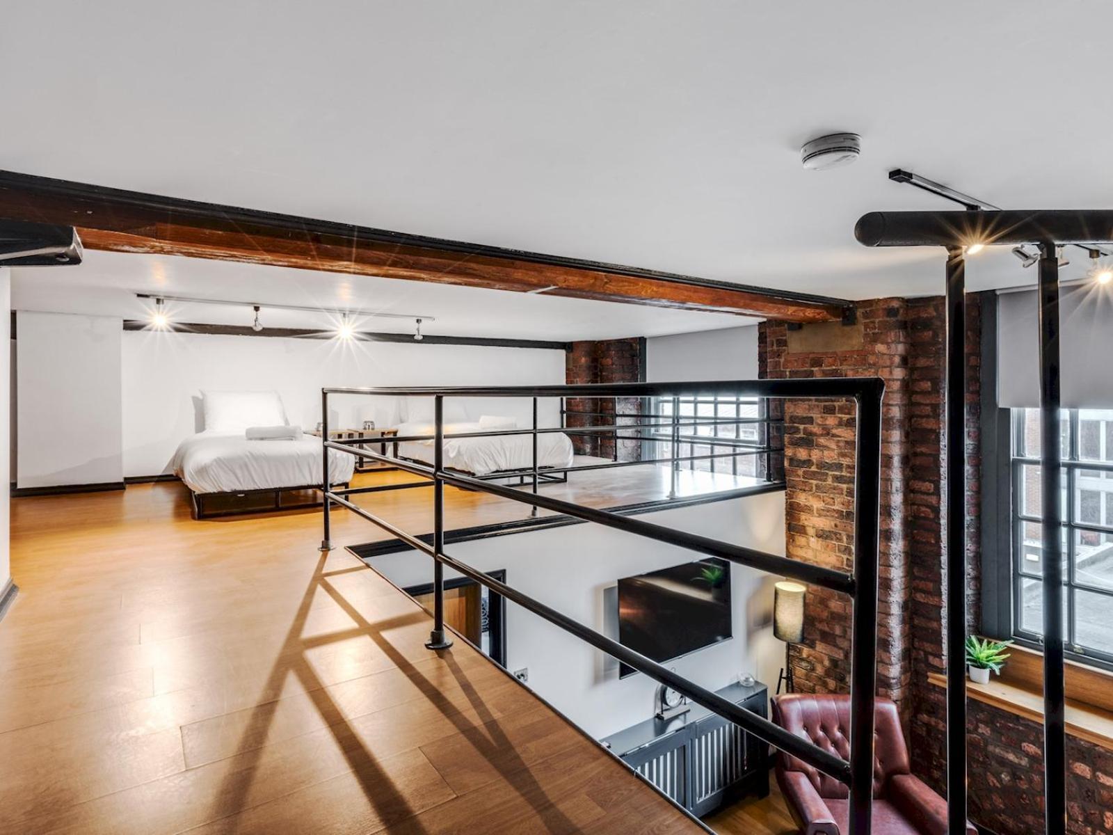 Apartment Trafalgar Warehouse Apartmentslps 5 Free Parking Pass The Keys
