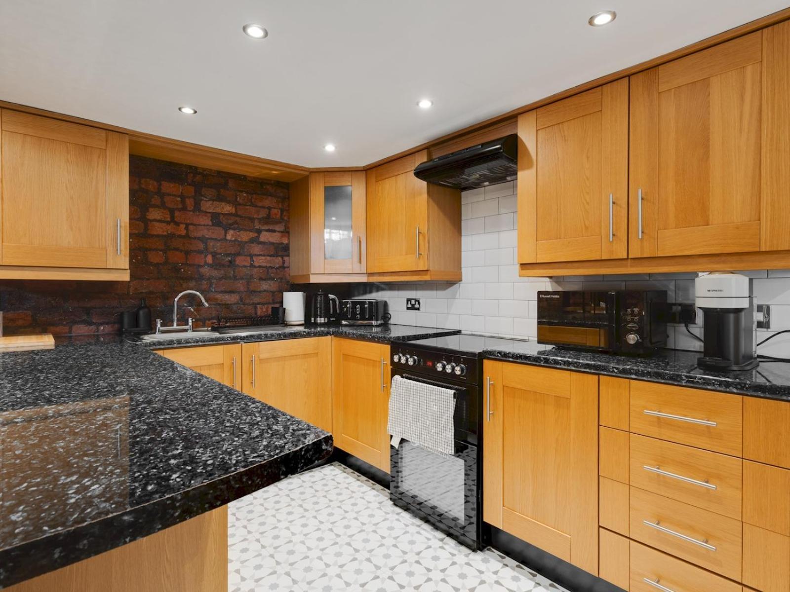 Trafalgar Warehouse Apartmentslps 5 Free Parking Pass The Keys *