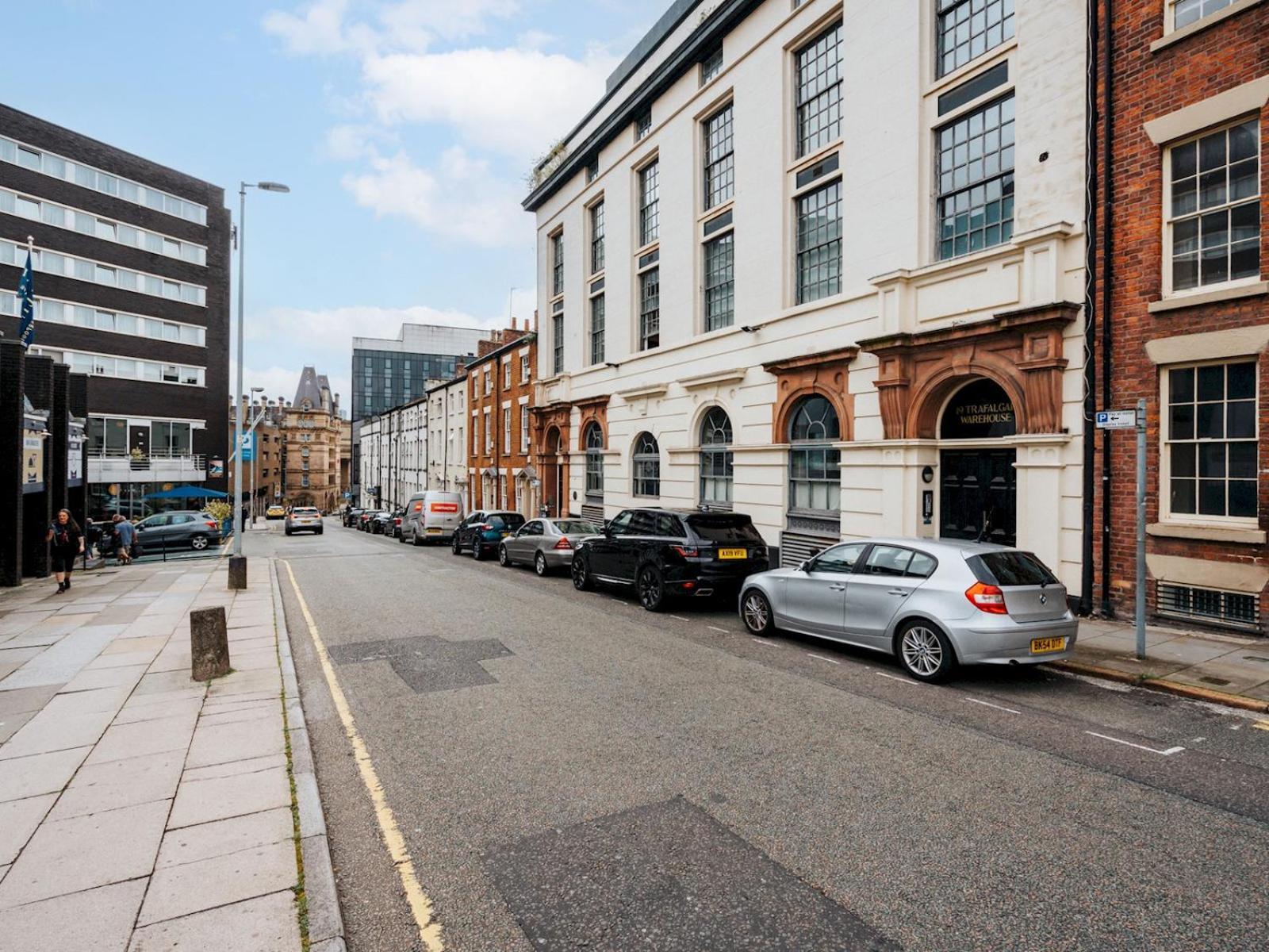 Apartment Trafalgar Warehouse Apartmentslps 5 Free Parking Pass The Keys *