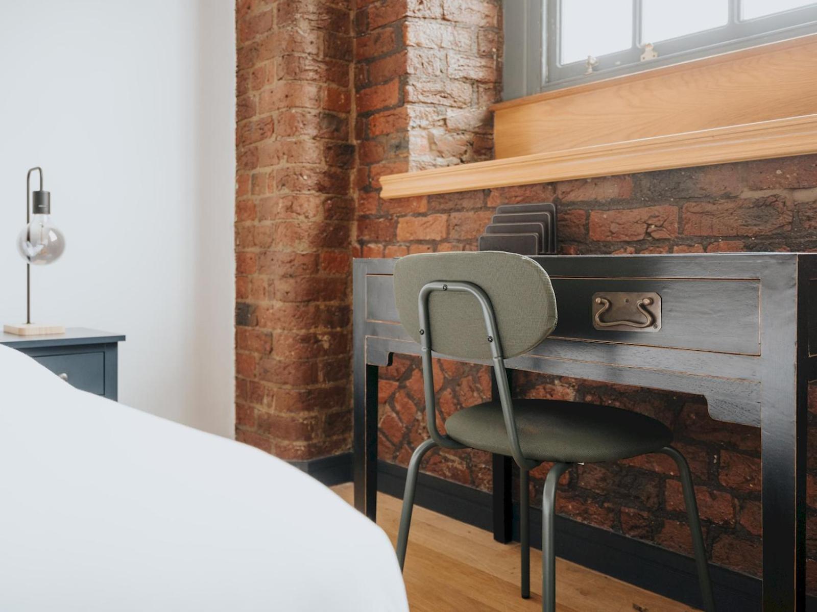 Trafalgar Warehouse Apartmentslps 5 Free Parking Pass The Keys Liverpool