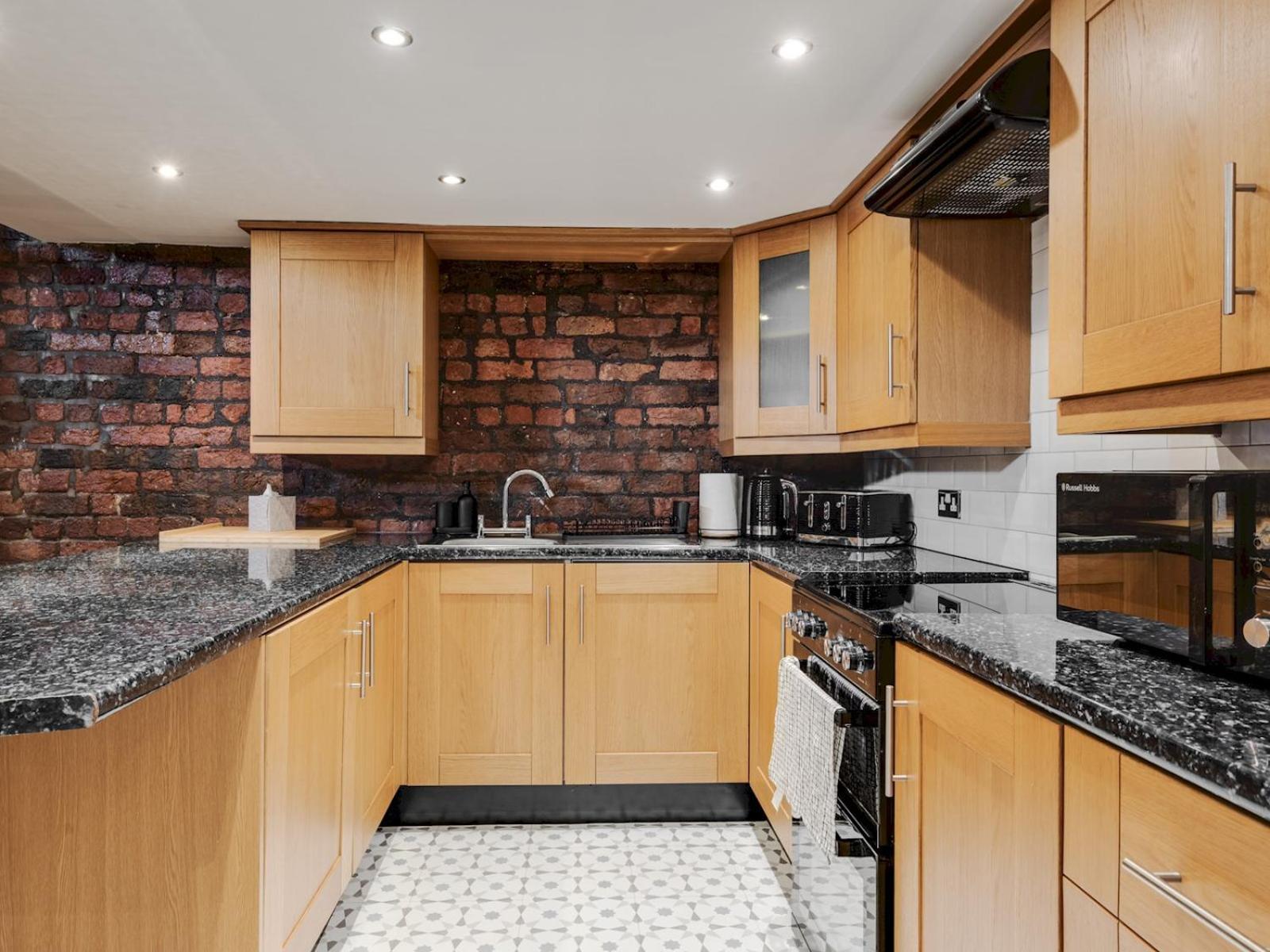 Trafalgar Warehouse Apartmentslps 5 Free Parking Pass The Keys Apartment *