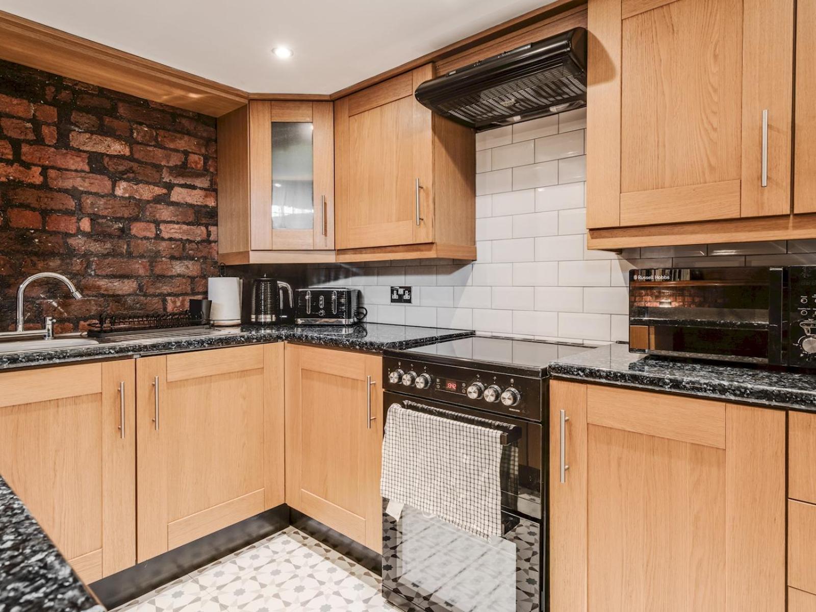 Trafalgar Warehouse Apartmentslps 5 Free Parking Pass The Keys