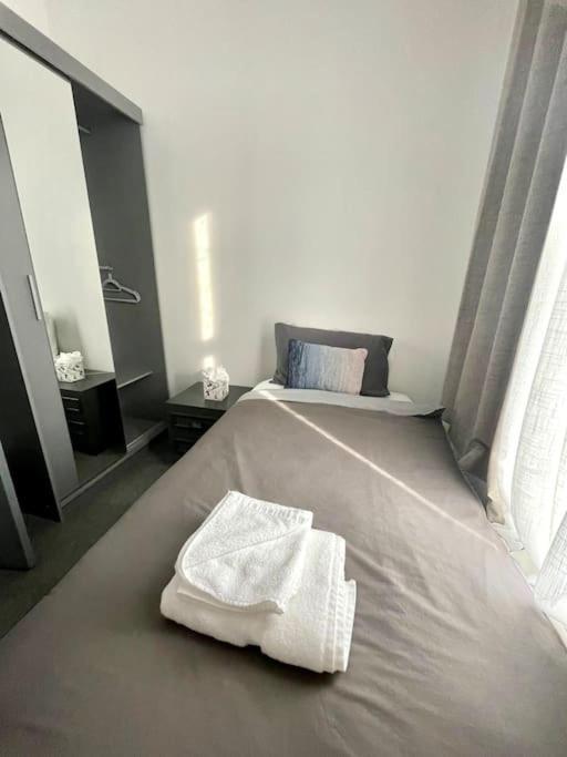 Holiday home Cozy House With Multigamestable At Anfield *
