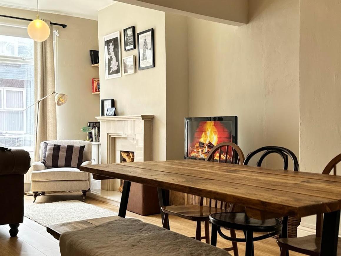 Apartment 1 Min To Everton Fc Free Parking, Chic