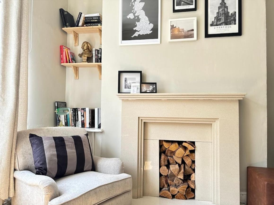 1 Min To Everton Fc Free Parking, Chic Apartment