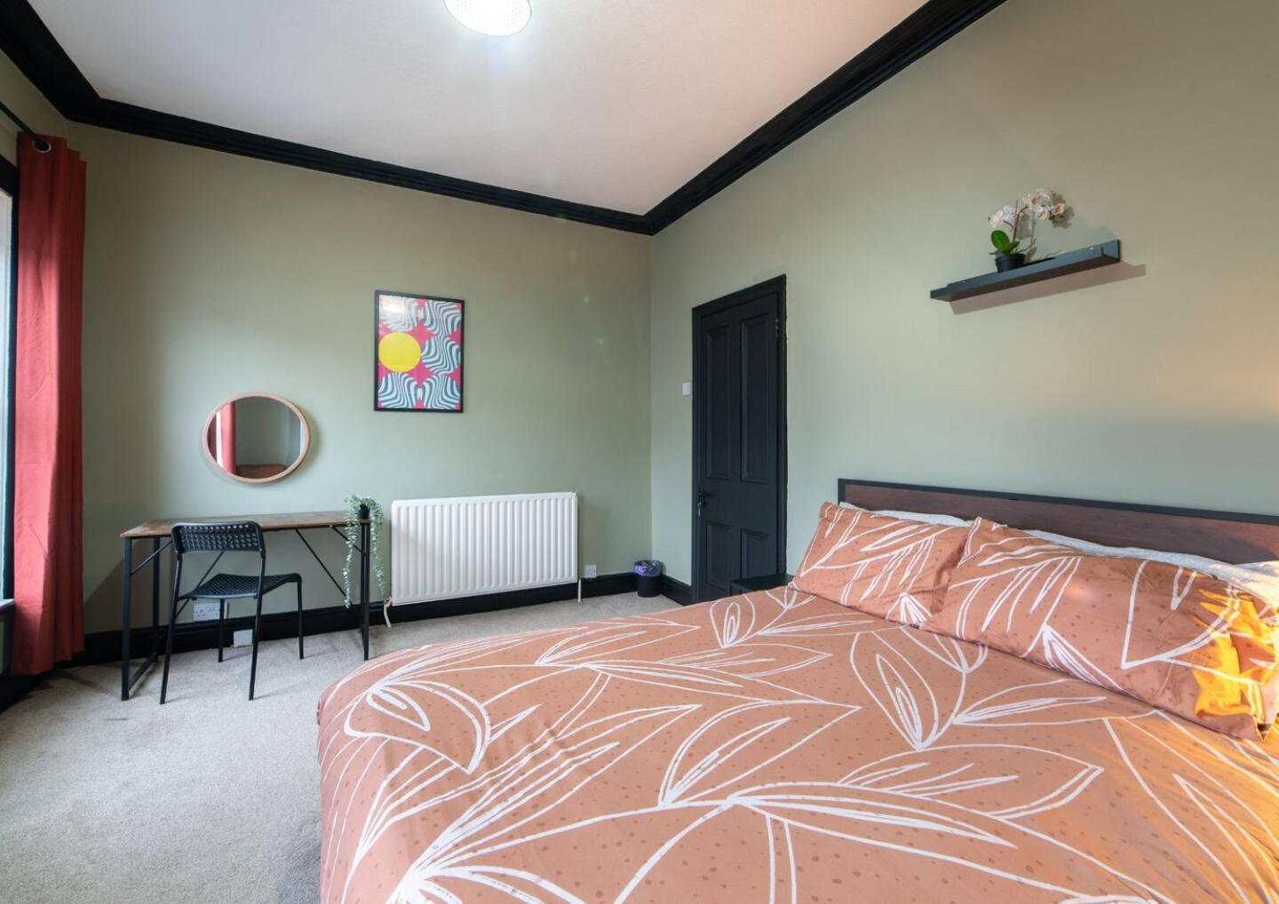 Holiday home Work-Friendly Seftonpenny Lane Free Parking *