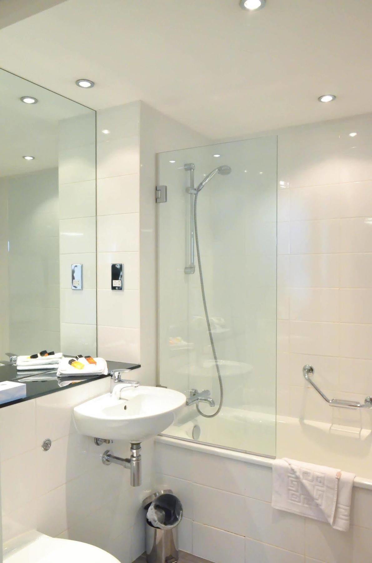 Cove Paradise Street 4*