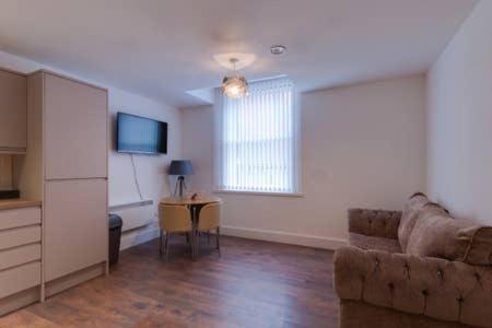 Matthew Street Apart 4*